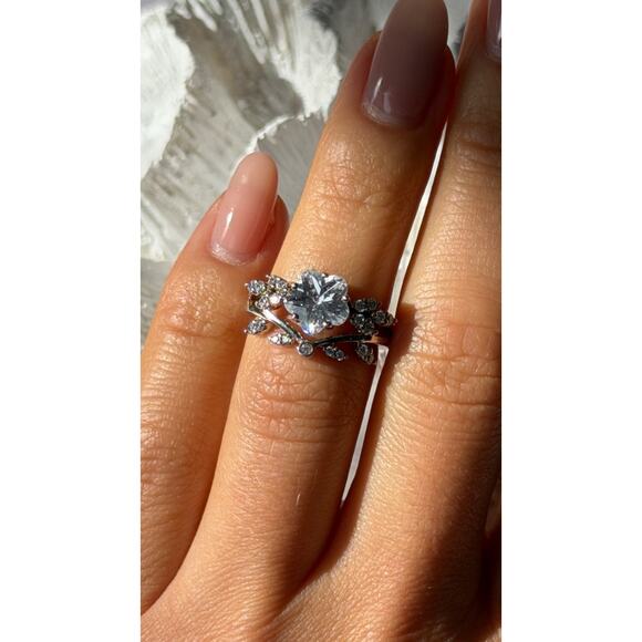 925 Sterling Silver White Topaz Flower Ring Size 5 - Picture 6 of 11